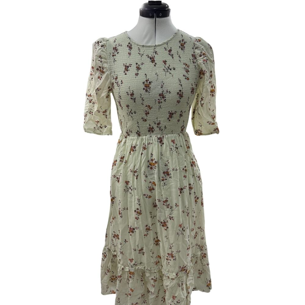 Vineyard Vines Smocked cream Dress size sx